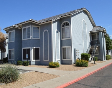 2910 W Marconi Avenue - Photo Thumbnail 1