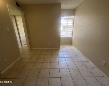 1349 E Palmdale Drive - Photo Thumbnail 8