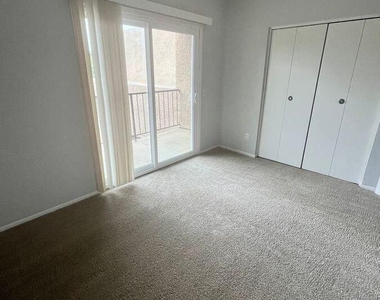 2820 E Kathleen Road - Photo Thumbnail 11