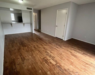 2820 E Kathleen Road - Photo Thumbnail 14