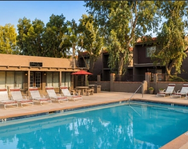 2820 E Kathleen Road - Photo Thumbnail 1