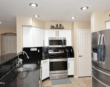 25224 N 66th Drive - Photo Thumbnail 20