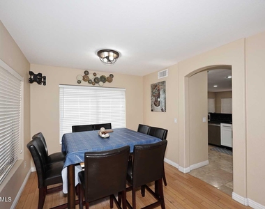 25224 N 66th Drive - Photo Thumbnail 12