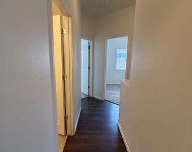 8858 W Hilton Avenue - Photo Thumbnail 4