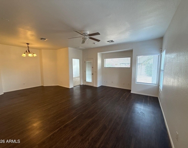 8858 W Hilton Avenue - Photo Thumbnail 5