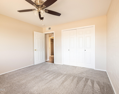 11208 N 105th Avenue - Photo Thumbnail 20