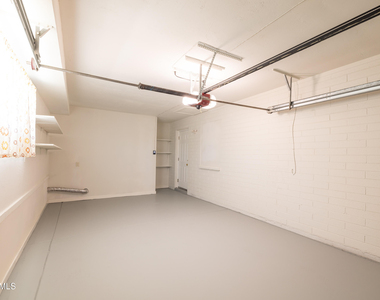 11208 N 105th Avenue - Photo Thumbnail 24