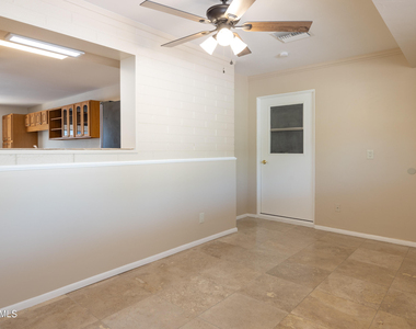 11208 N 105th Avenue - Photo Thumbnail 13