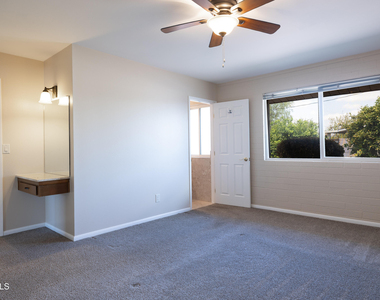 11208 N 105th Avenue - Photo Thumbnail 21
