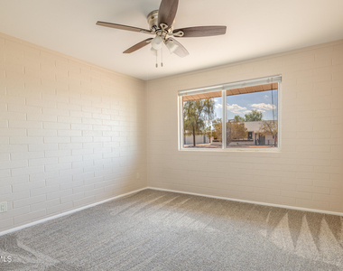 11208 N 105th Avenue - Photo Thumbnail 19