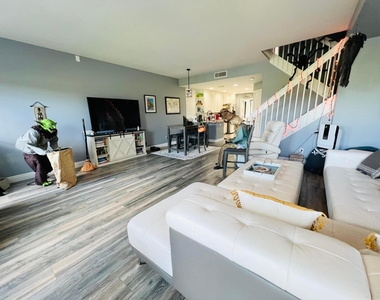 134 Wentworth Court - Photo Thumbnail 5