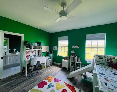 134 Wentworth Court - Photo Thumbnail 18