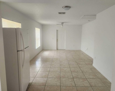 1050 Sw John Maccormack Terrace - Photo Thumbnail 1