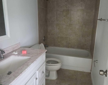 1050 Sw John Maccormack Terrace - Photo Thumbnail 6