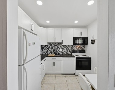7505 Nw 5th Place - Photo Thumbnail 11