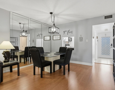 7505 Nw 5th Place - Photo Thumbnail 9