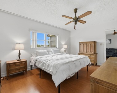 7505 Nw 5th Place - Photo Thumbnail 20