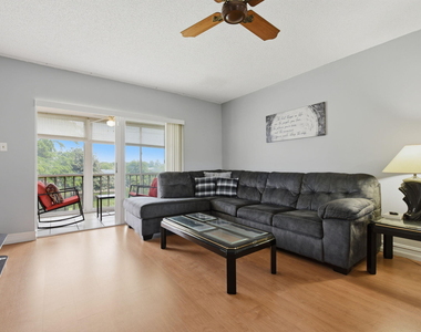 7505 Nw 5th Place - Photo Thumbnail 5