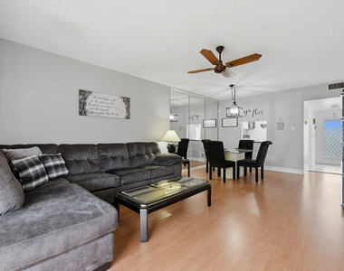 7505 Nw 5th Place - Photo Thumbnail 6