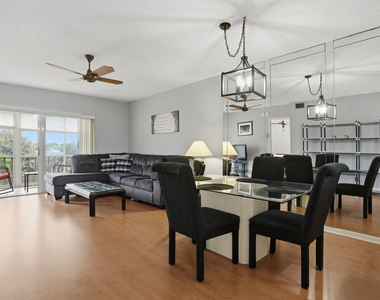 7505 Nw 5th Place - Photo Thumbnail 7
