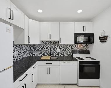 7505 Nw 5th Place - Photo Thumbnail 12