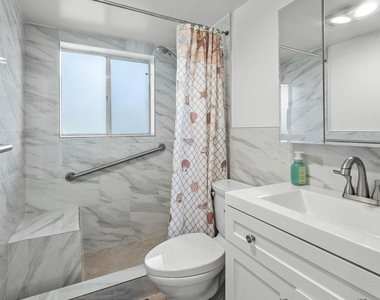 3120 Lake Osborne Drive - Photo Thumbnail 12