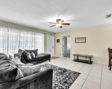 6143 Nw 22nd Street - Photo Thumbnail 7