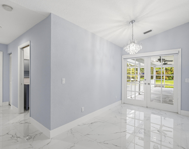 104 Oxford Court - Photo Thumbnail 11