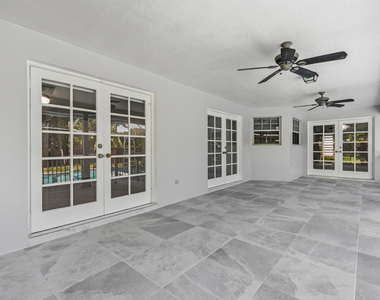 104 Oxford Court - Photo Thumbnail 31