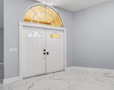 104 Oxford Court - Photo Thumbnail 6