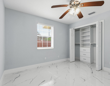 104 Oxford Court - Photo Thumbnail 28