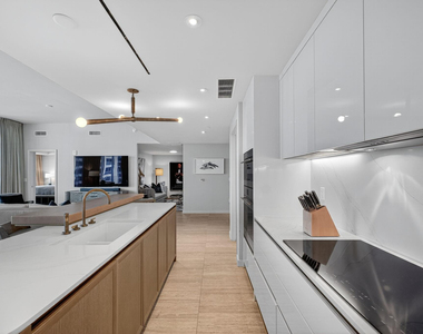 525 N Fort Lauderdale Beach Boulevard - Photo Thumbnail 18