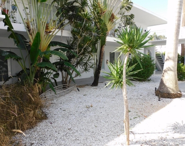 15 S Palmway - Photo Thumbnail 2