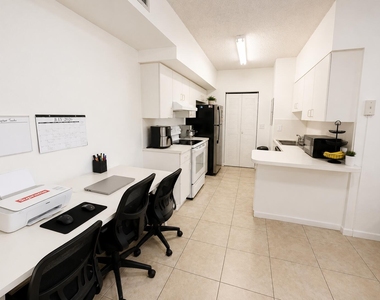 3271 Sabal Palm Manor - Photo Thumbnail 3