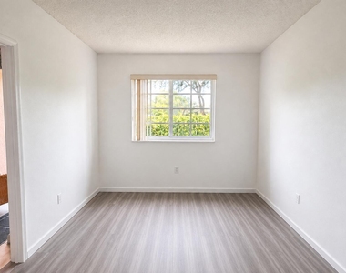 3271 Sabal Palm Manor - Photo Thumbnail 6