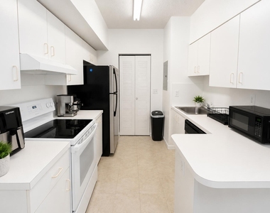 3271 Sabal Palm Manor - Photo Thumbnail 4