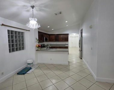 2106 Little Torch Street - Photo Thumbnail 6