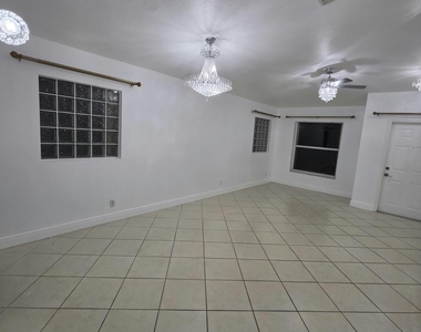 2106 Little Torch Street - Photo Thumbnail 4