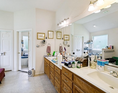 1425 Tobie Layne Street - Photo Thumbnail 11