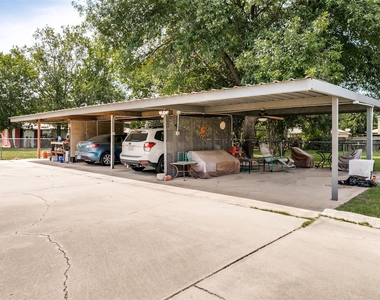 1425 Tobie Layne Street - Photo Thumbnail 17