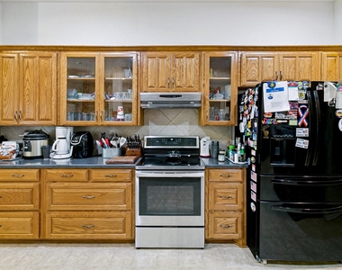 1425 Tobie Layne Street - Photo Thumbnail 6