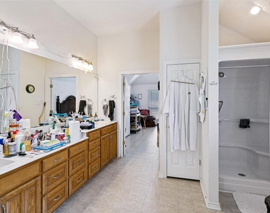 1425 Tobie Layne Street - Photo Thumbnail 12