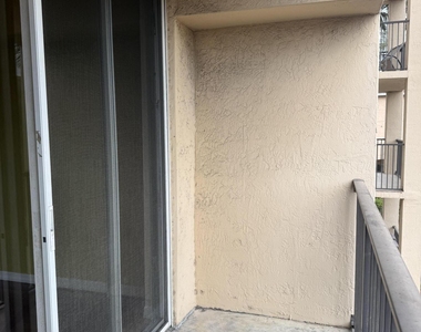 1801 N Flagler Drive - Photo Thumbnail 12