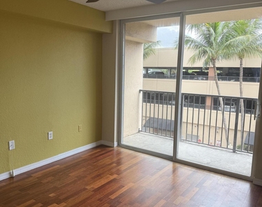 1801 N Flagler Drive - Photo Thumbnail 13