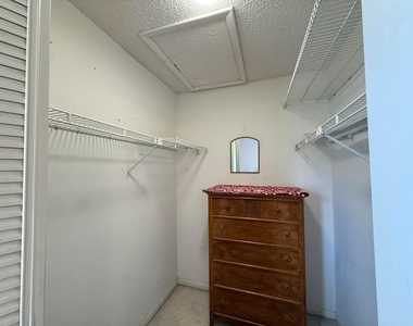 304 Knotty Pine Circle - Photo Thumbnail 24