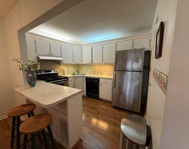 304 Knotty Pine Circle - Photo Thumbnail 9