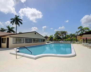 304 Knotty Pine Circle - Photo Thumbnail 27