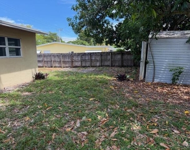 1130 Ne 4th Street - Photo Thumbnail 2