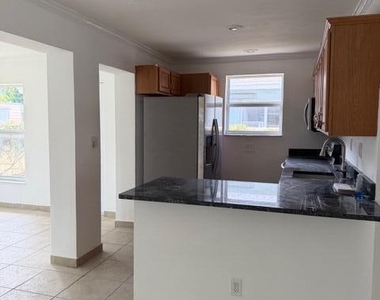 1130 Ne 4th Street - Photo Thumbnail 6