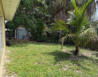 1130 Ne 4th Street - Photo Thumbnail 1